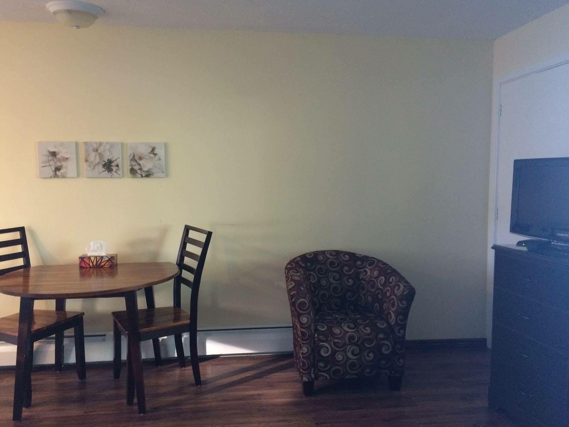 Pinedale Inn Gravenhurst Zewnętrze zdjęcie