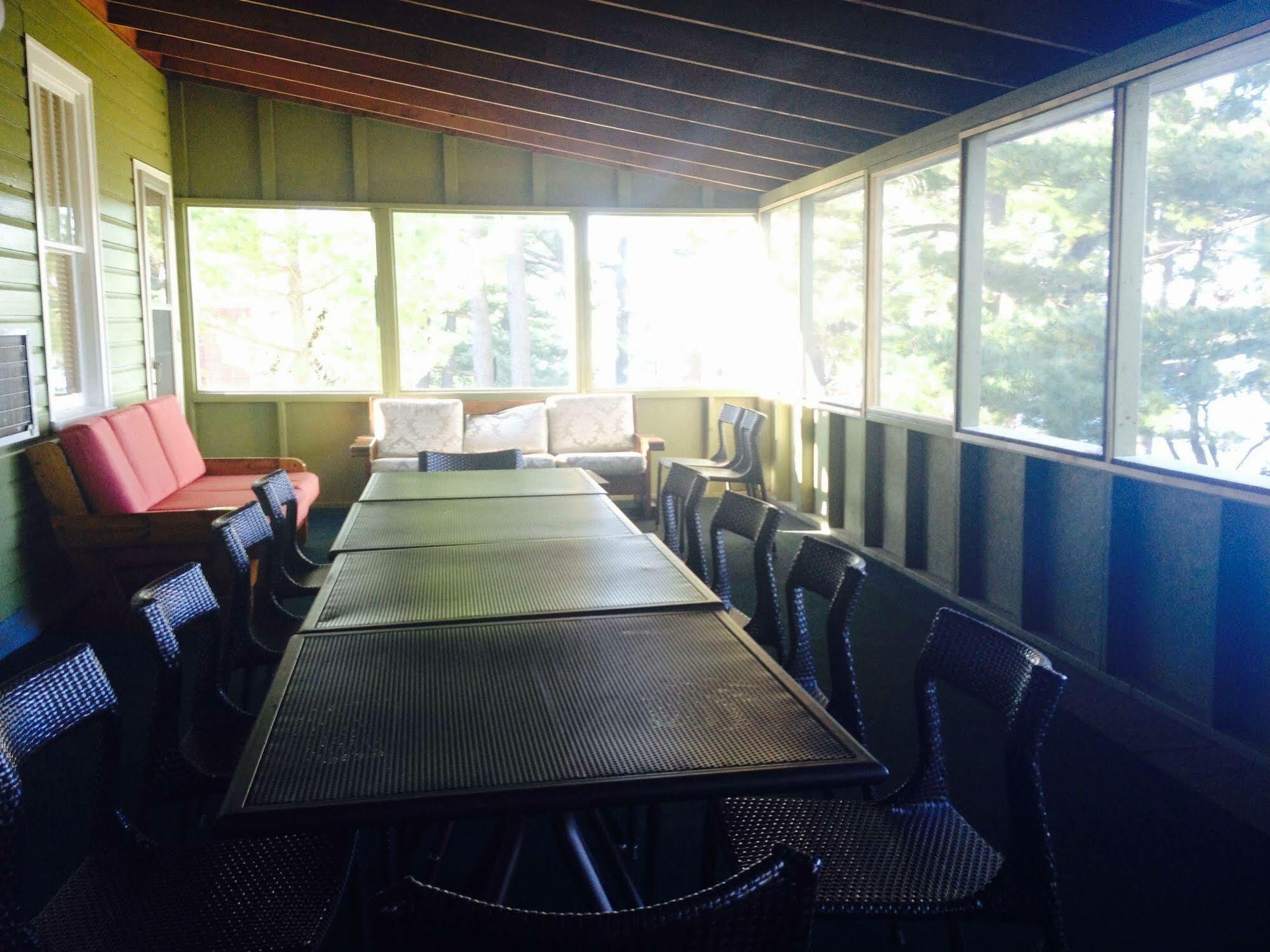 Pinedale Inn Gravenhurst Zewnętrze zdjęcie
